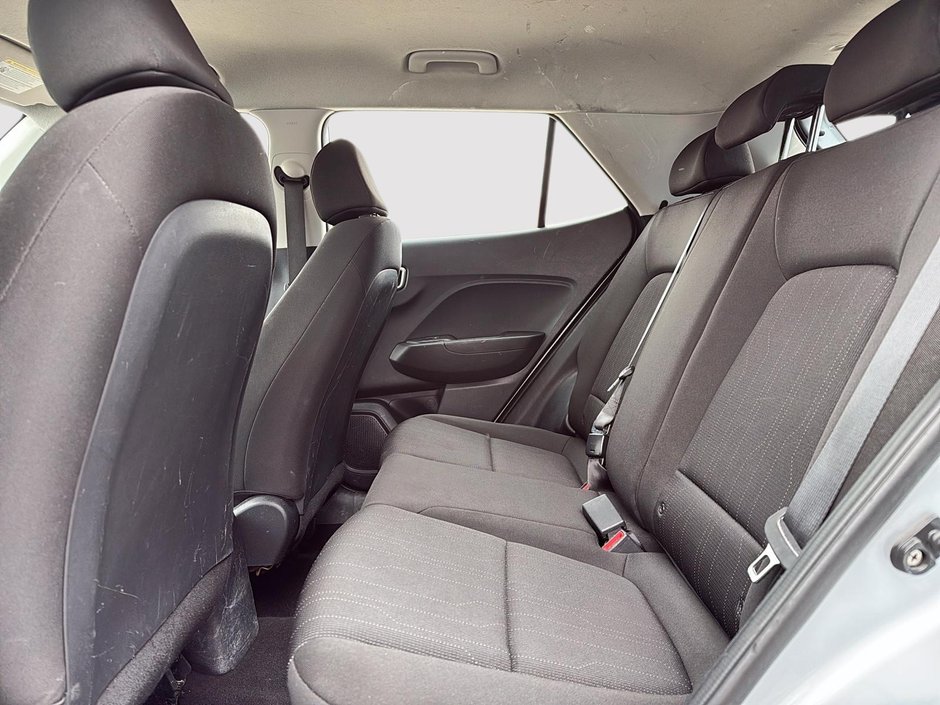 Hyundai Venue Essential 2021-8