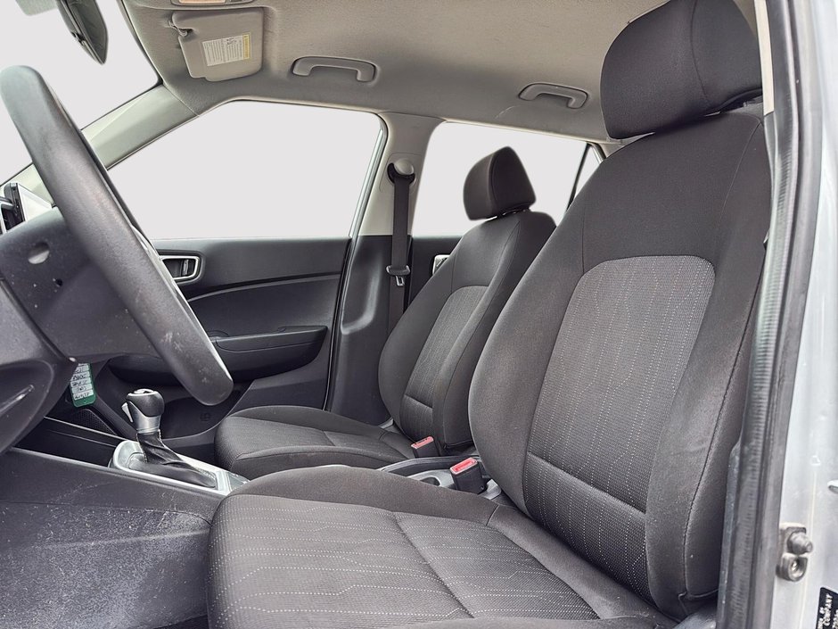 Hyundai Venue Essential 2021-7