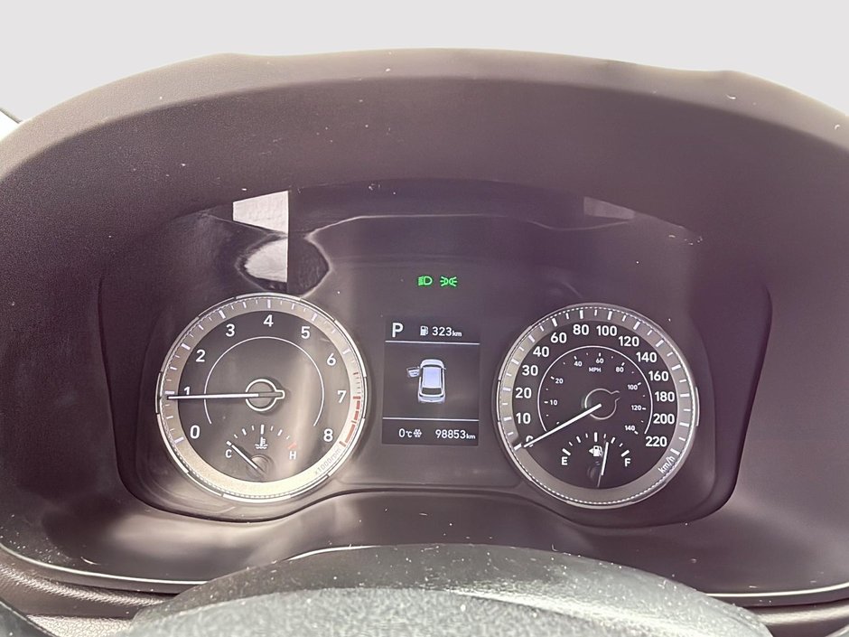 Hyundai Venue Essential 2021-15