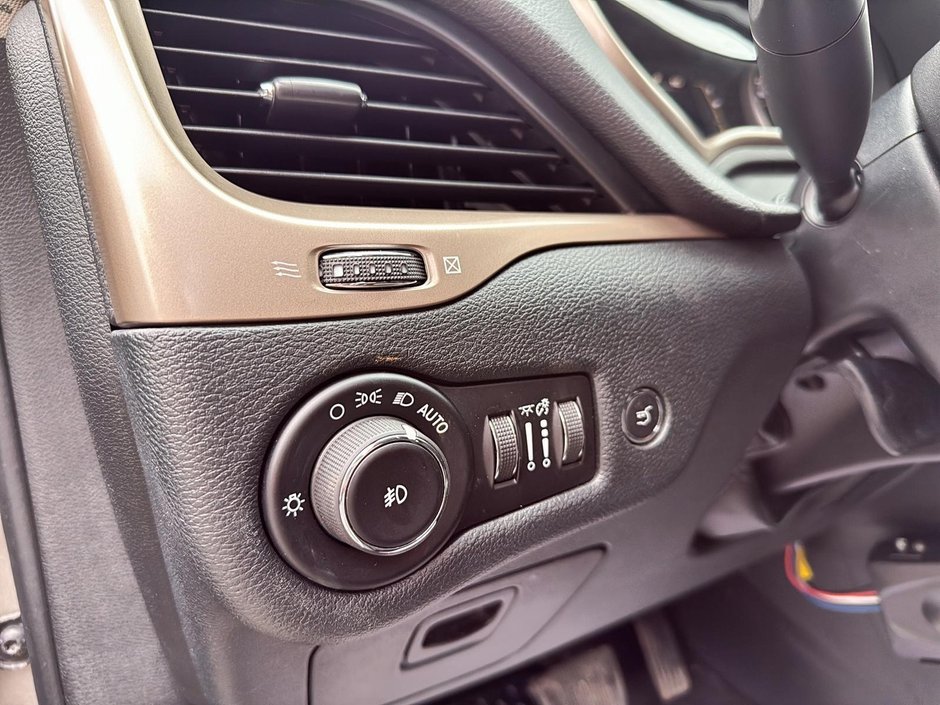 2016 Jeep Cherokee North-12