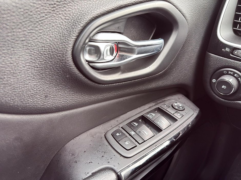 2020 Jeep Cherokee Altitude-9