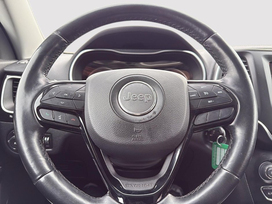 2020 Jeep Cherokee Altitude-11