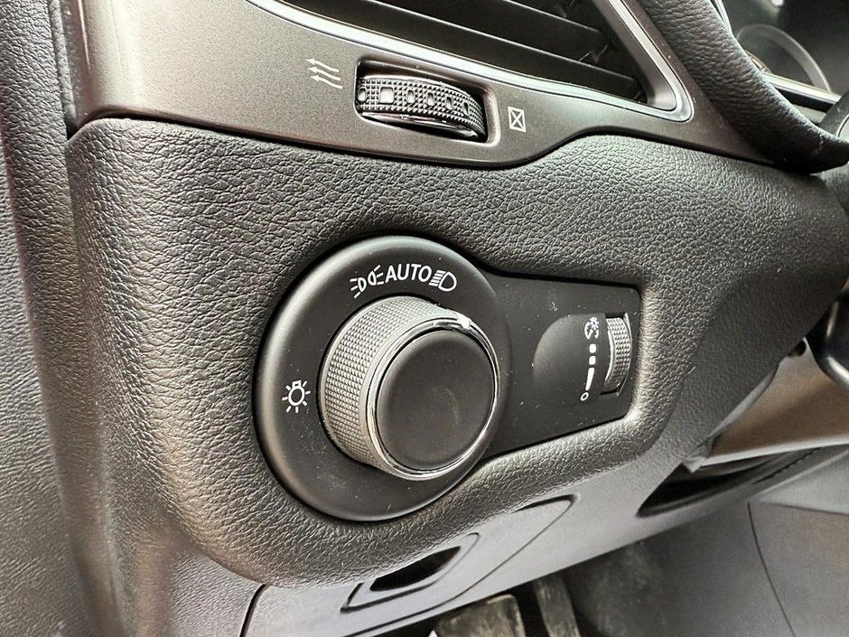 Jeep Cherokee Sport 2021-10