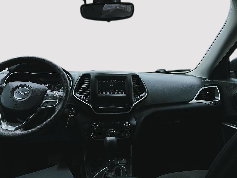 Jeep Cherokee Sport 2021-8