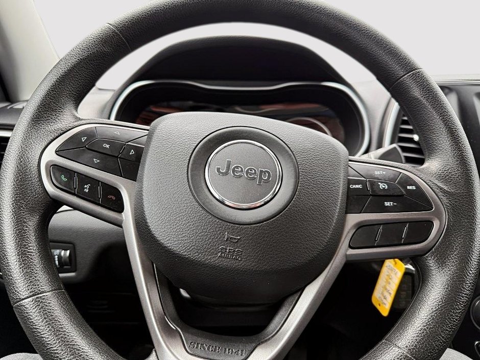 Jeep Cherokee Sport 2021-11