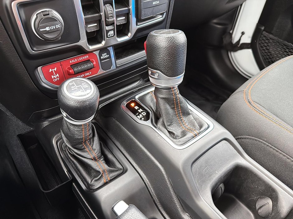 Jeep Gladiator Mojave 2021-15