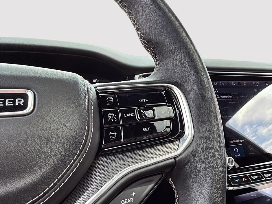 Jeep Grand Wagoneer Series II Obsidian 2023-17