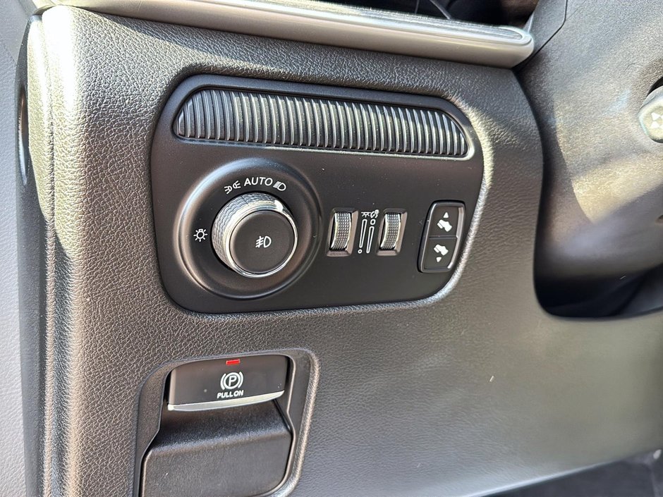 Jeep WAGONEER Series III 2022-10