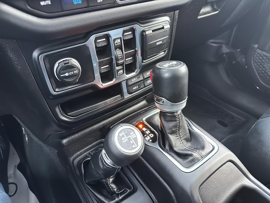 2024 Jeep Wrangler 4xe Sahara-17