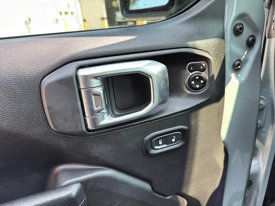 Jeep Wrangler Rubicon 2023-8