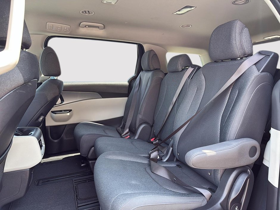 2023 Kia Carnival-9