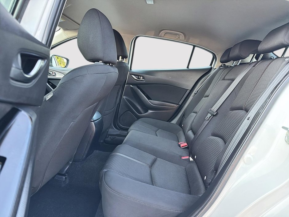 Mazda 3 Sport  2018-9