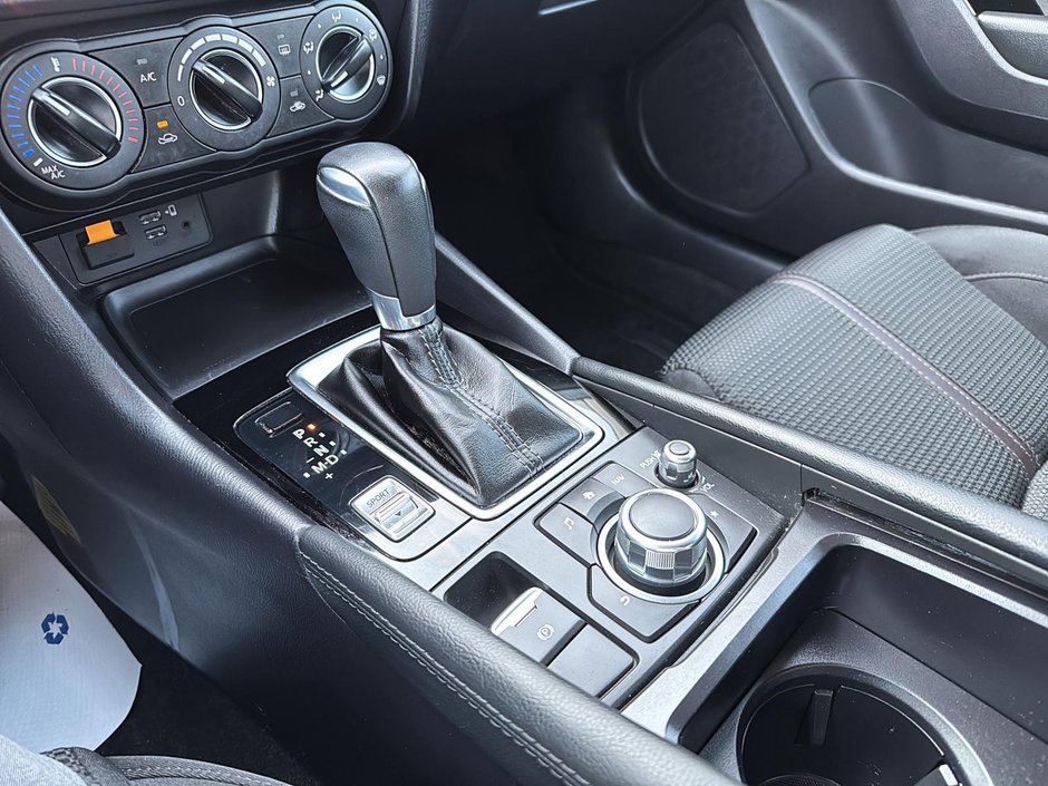Mazda 3 Sport  2018-18