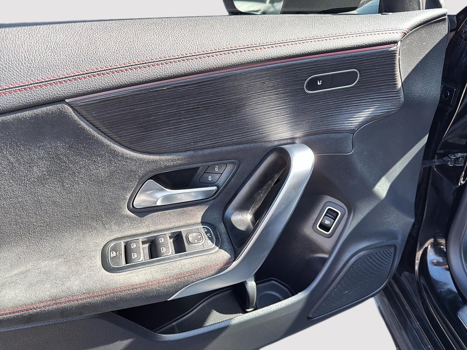Mercedes-Benz CLA 250 2022-11