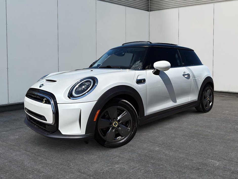 2024 MINI 3 Door Cooper SE in Drummondville, Quebec - w940px