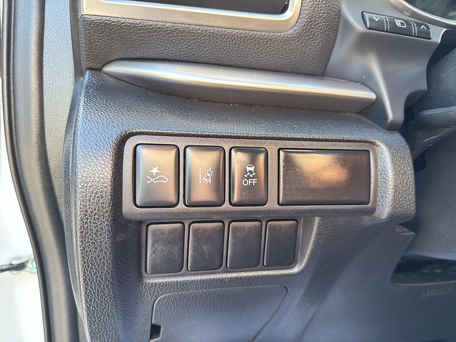 2018 Mitsubishi ECLIPSE CROSS-12