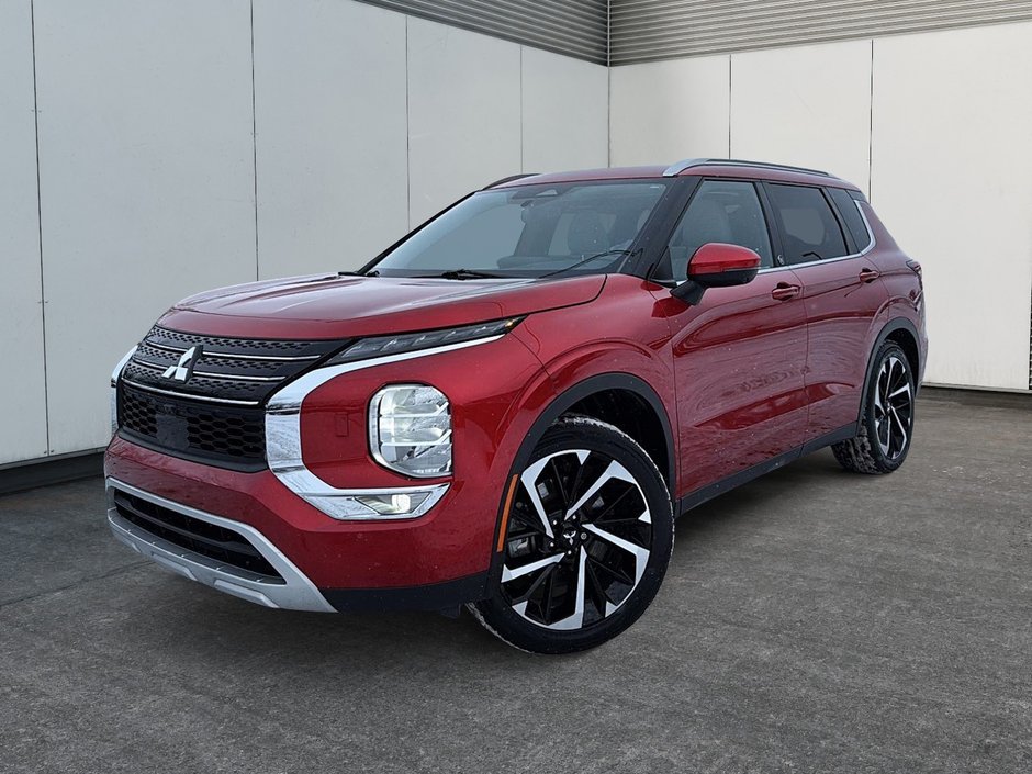 2022 Mitsubishi Outlander-0