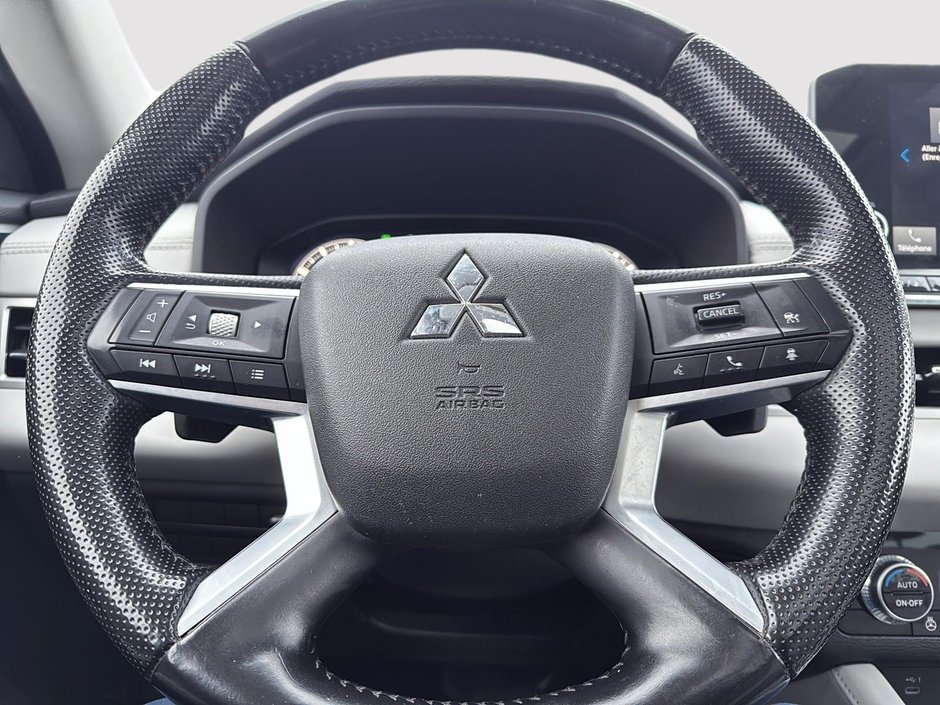 2022 Mitsubishi Outlander-11