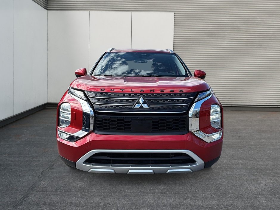 Mitsubishi Outlander  2022-1