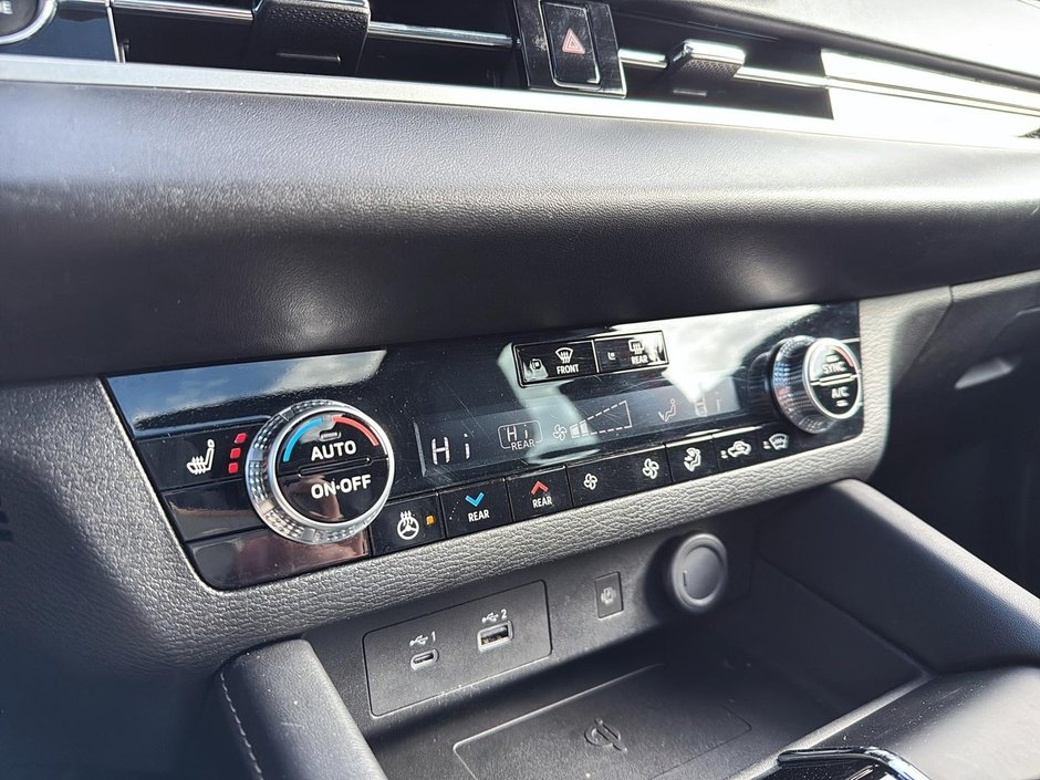 Mitsubishi Outlander  2022-16