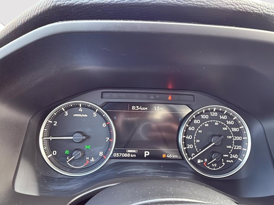 Mitsubishi Outlander  2022-14