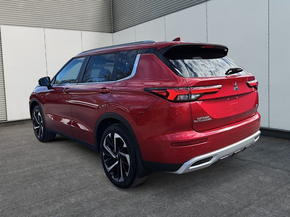 Mitsubishi Outlander  2022-3
