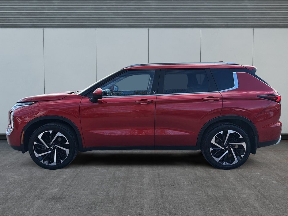 Mitsubishi Outlander  2022-4