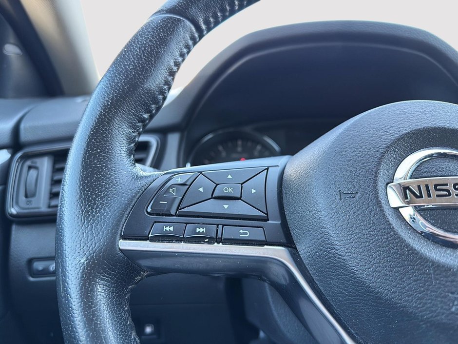 Nissan Rogue  2020-13