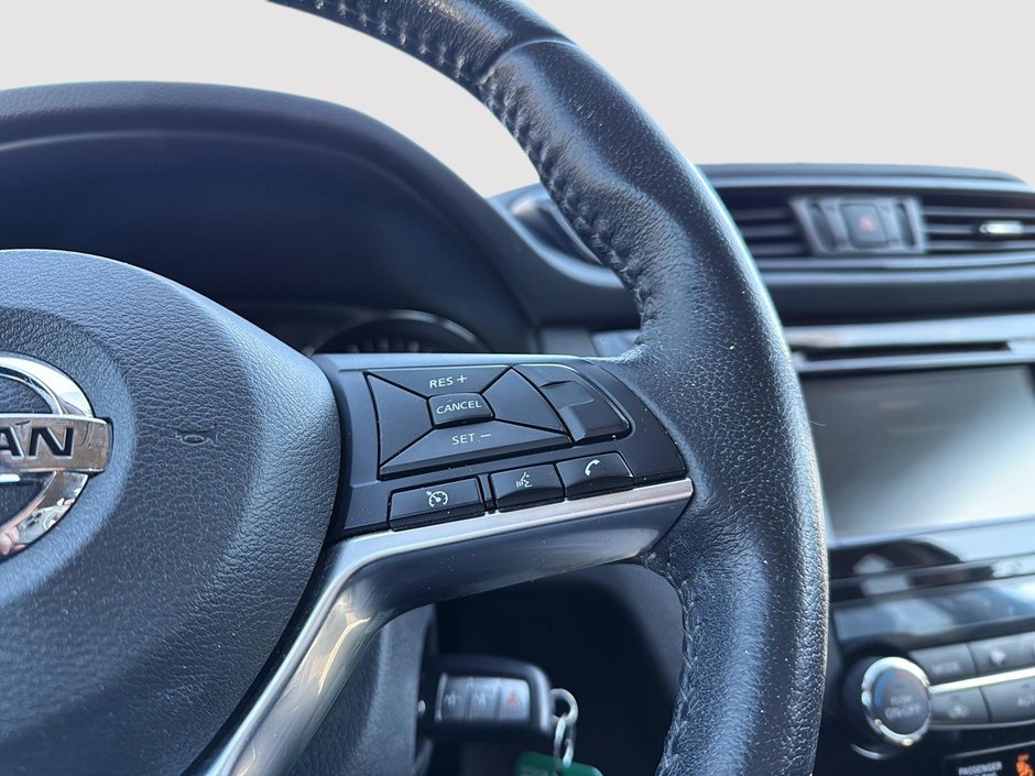 Nissan Rogue  2020-14
