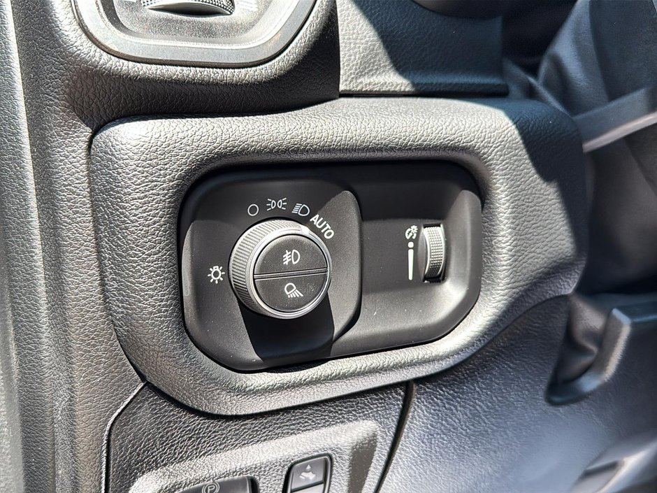 2020 Ram 1500 Sport Crewcab V8 4x4-12