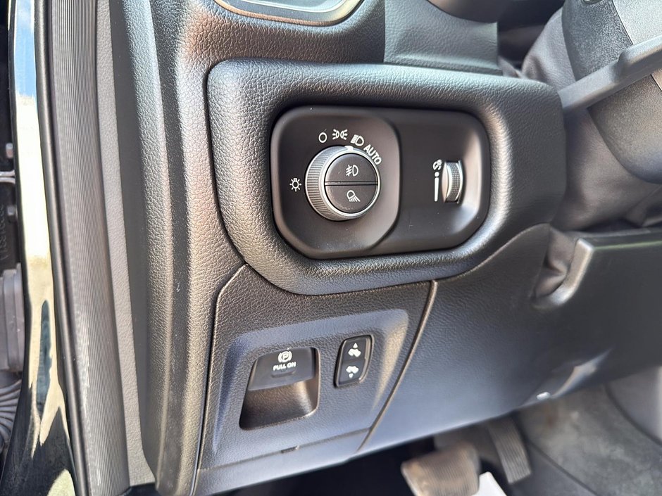 2020 Ram 1500 Sport Crewcab V8 4x4-11