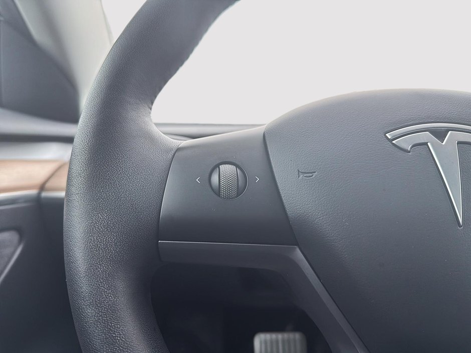 2023 Tesla Model 3-12