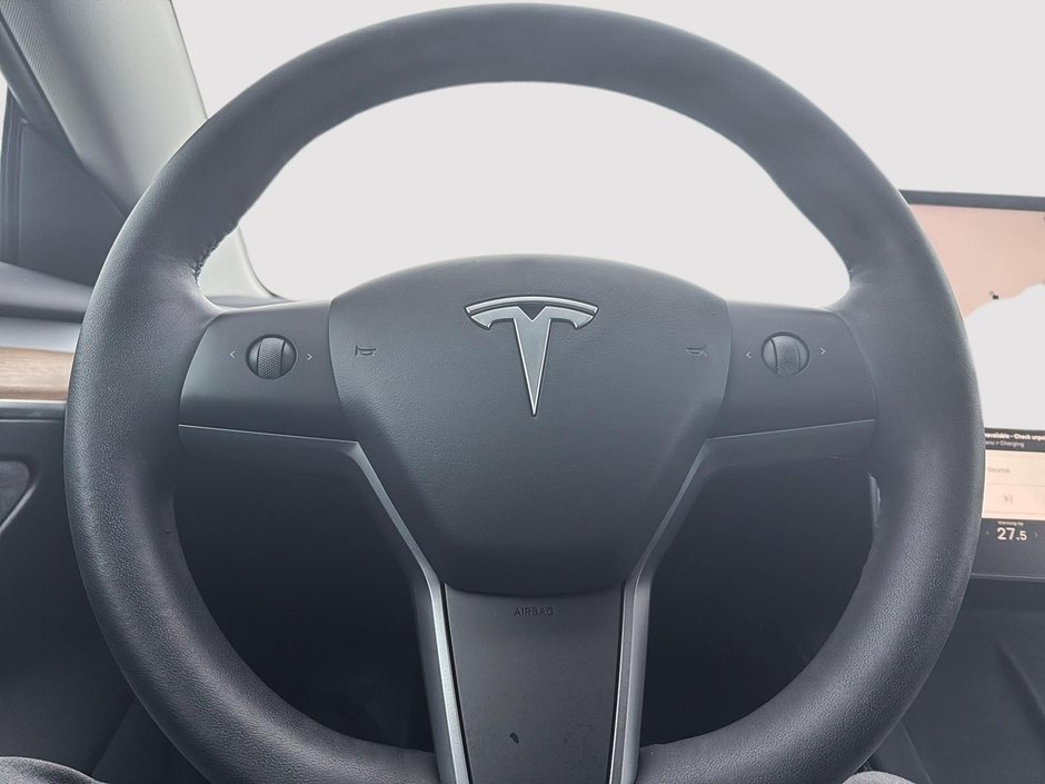 2023 Tesla Model 3-11