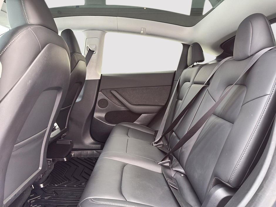 Tesla Model Y  2023-9