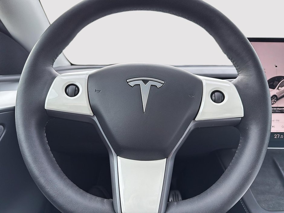 Tesla Model Y Long Range 2023-8