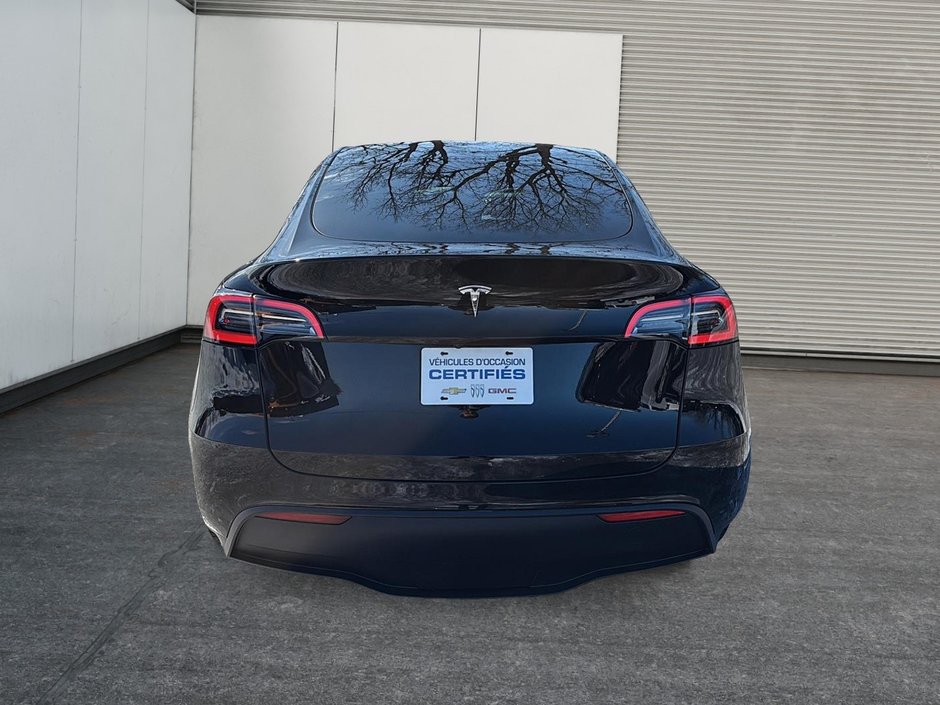 Tesla Model Y  2023-2