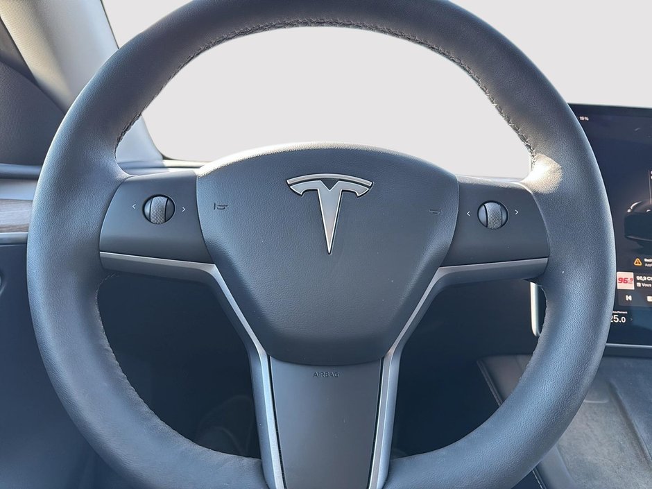 Tesla Model Y  2023-12
