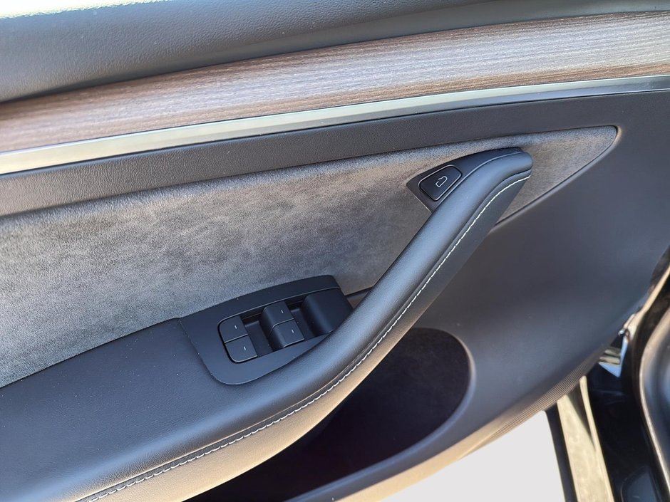 Tesla Model Y  2023-11