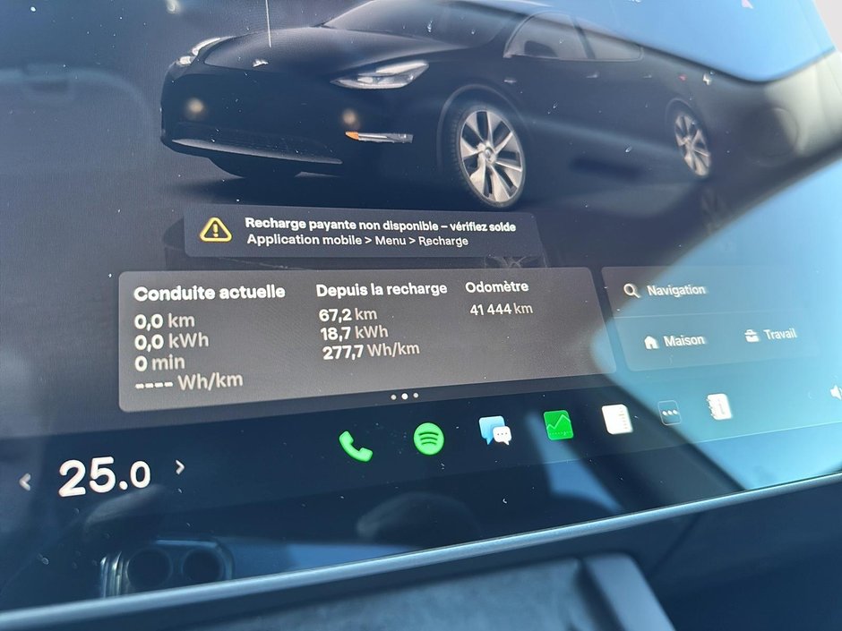 Tesla Model Y  2023-15