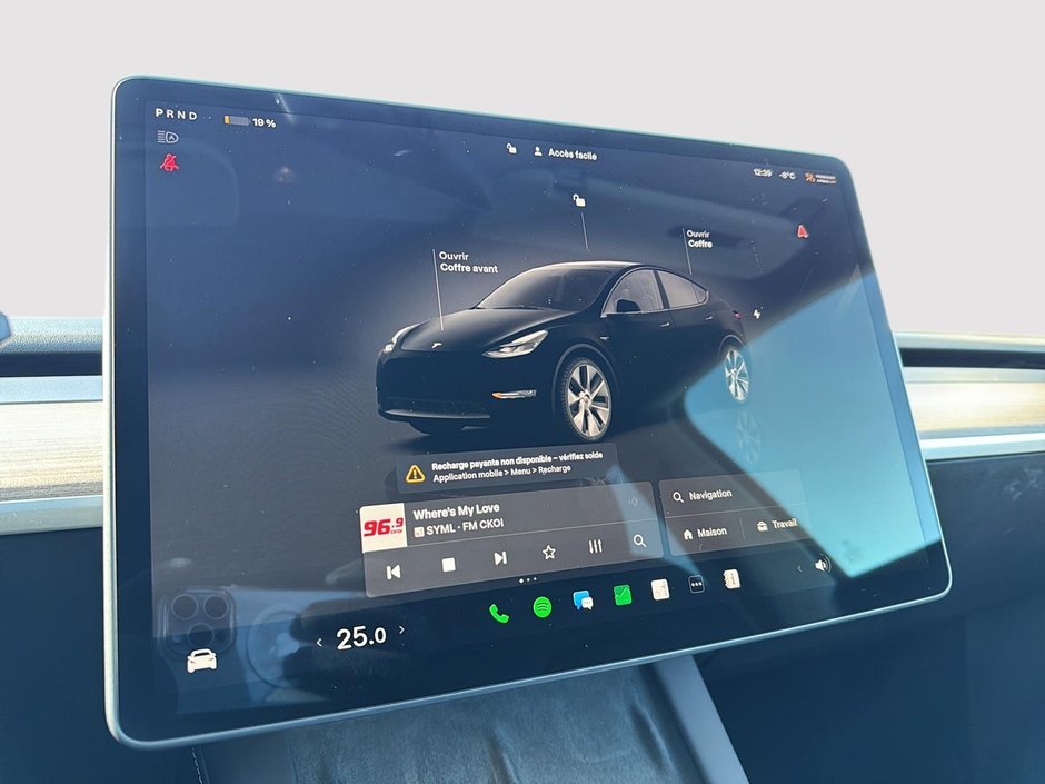 Tesla Model Y  2023-16