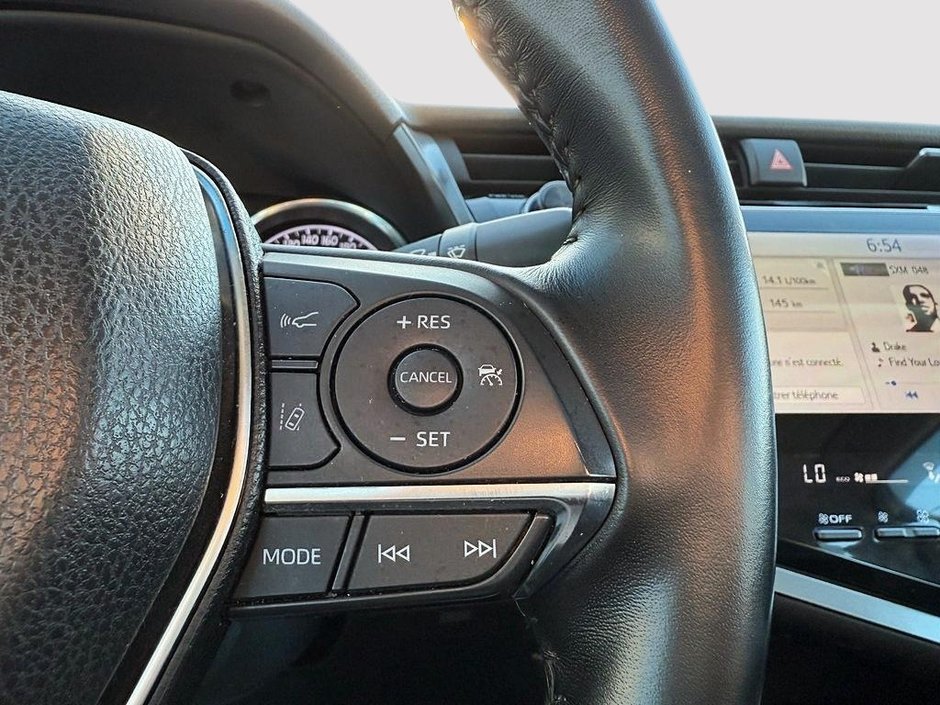 Toyota Camry XLE 2018-13