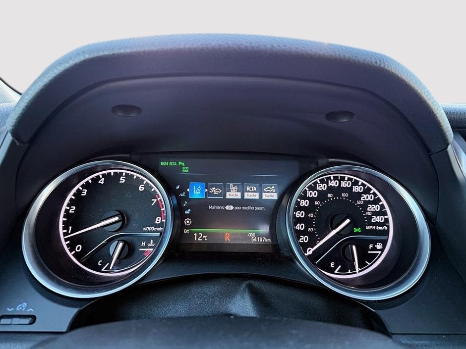Toyota Camry XLE 2018-14