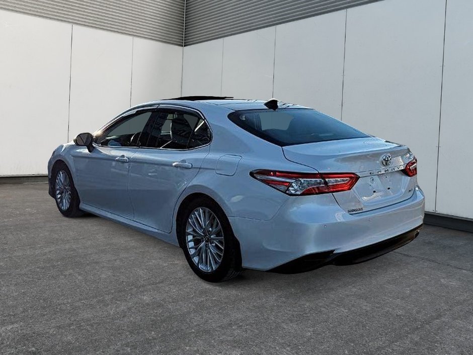 Toyota Camry XLE 2018-4