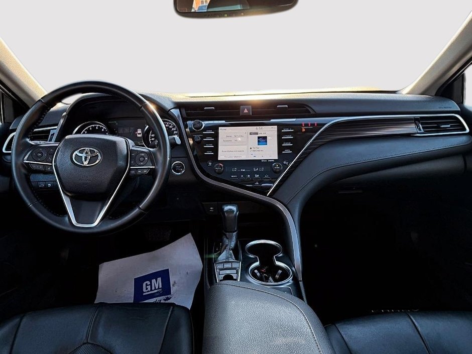 Toyota Camry XLE 2018-8