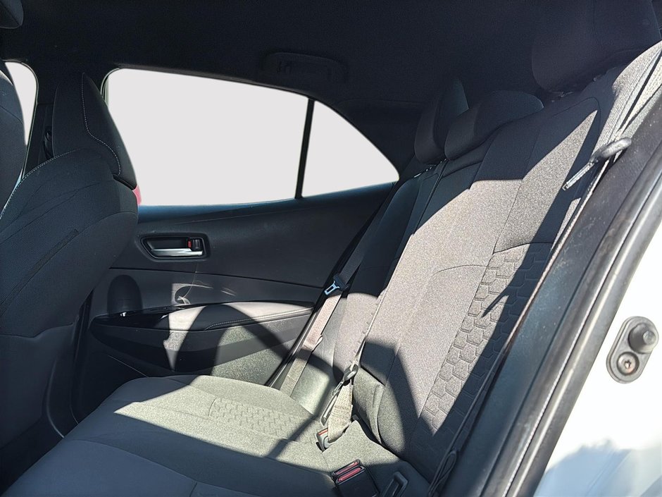 Toyota Corolla Hatchback SE 2019-8