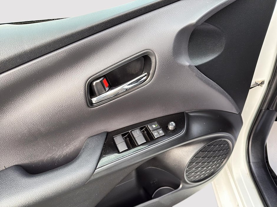 2021 Toyota Prius-11