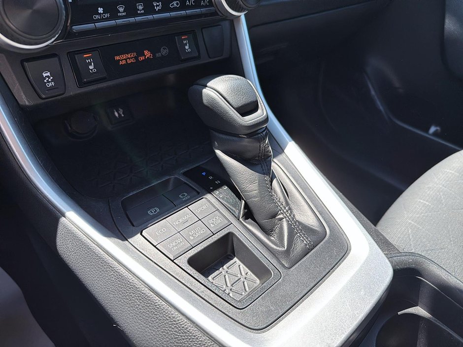 2019 Toyota RAV4 LE-16