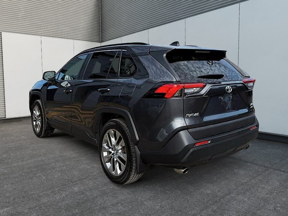 Toyota RAV4 XLE 2023-4