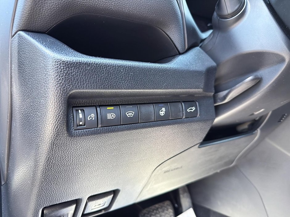 2023 Toyota RAV4 XLE AWD-11