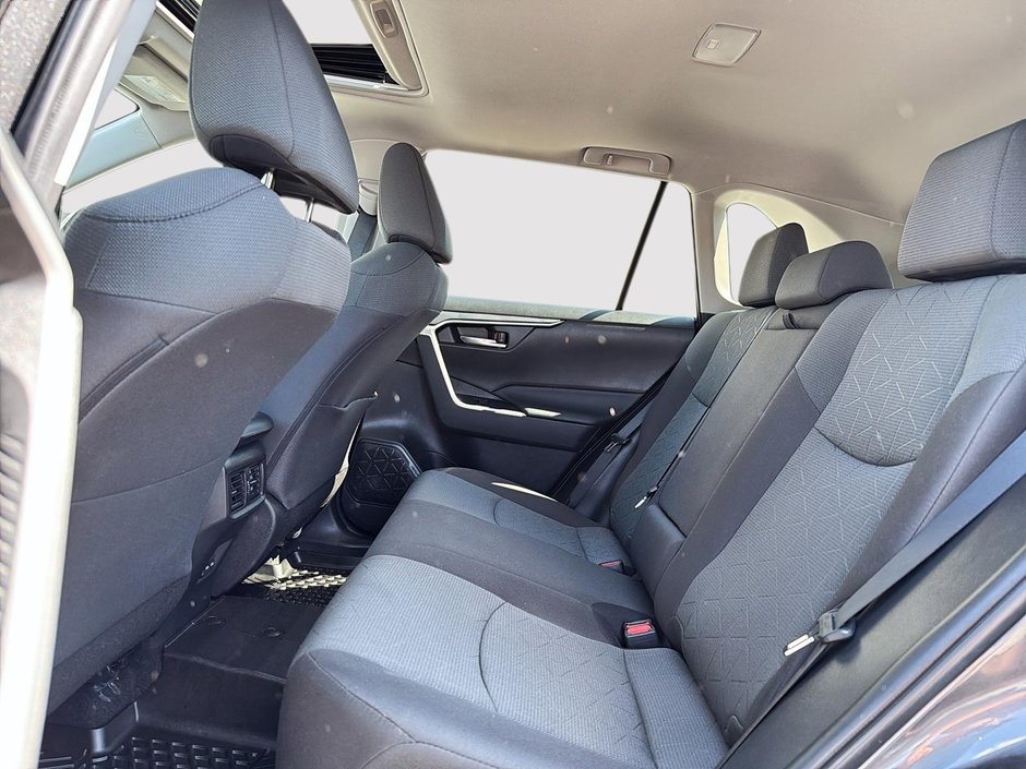 2023 Toyota RAV4 XLE AWD-8
